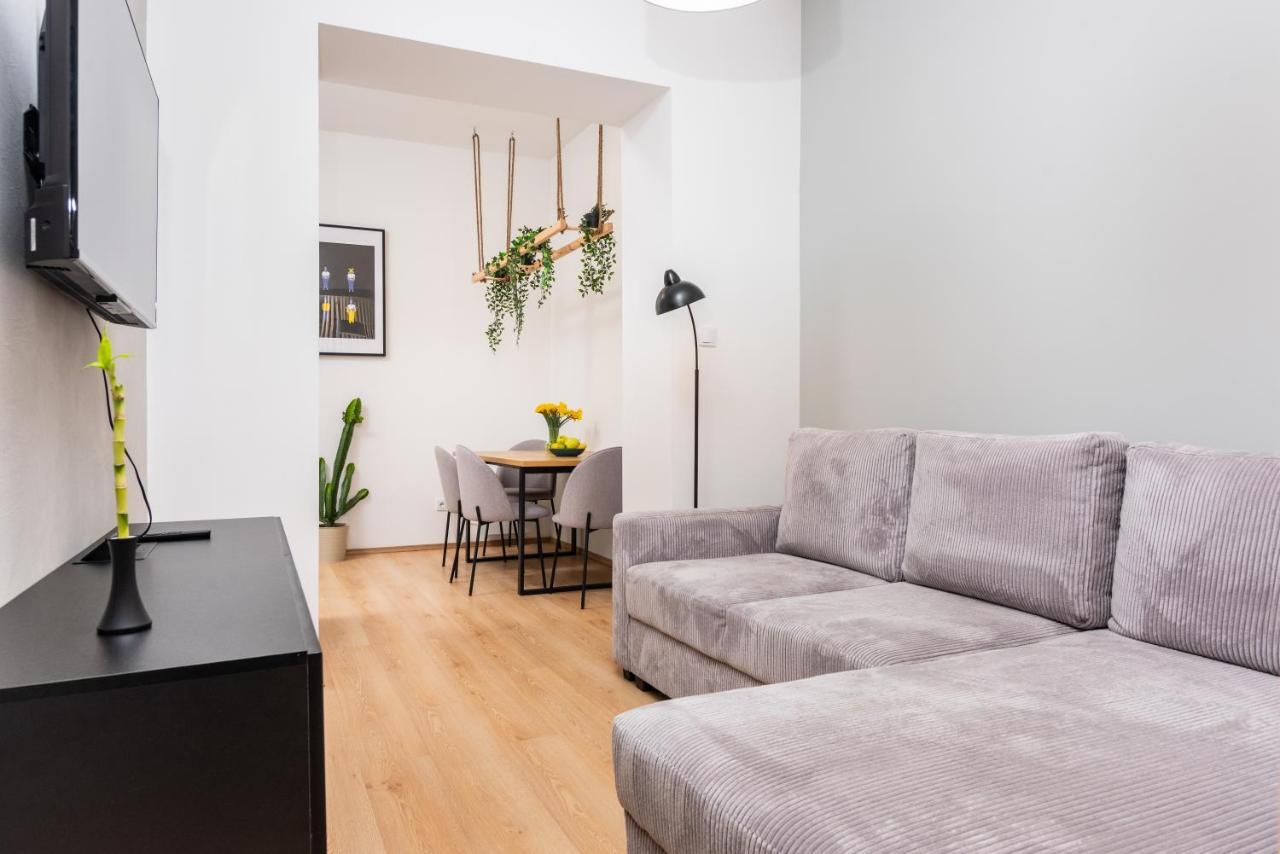 Modern Centrally Located Apartments - By Upstairs Krakau Exterior foto
