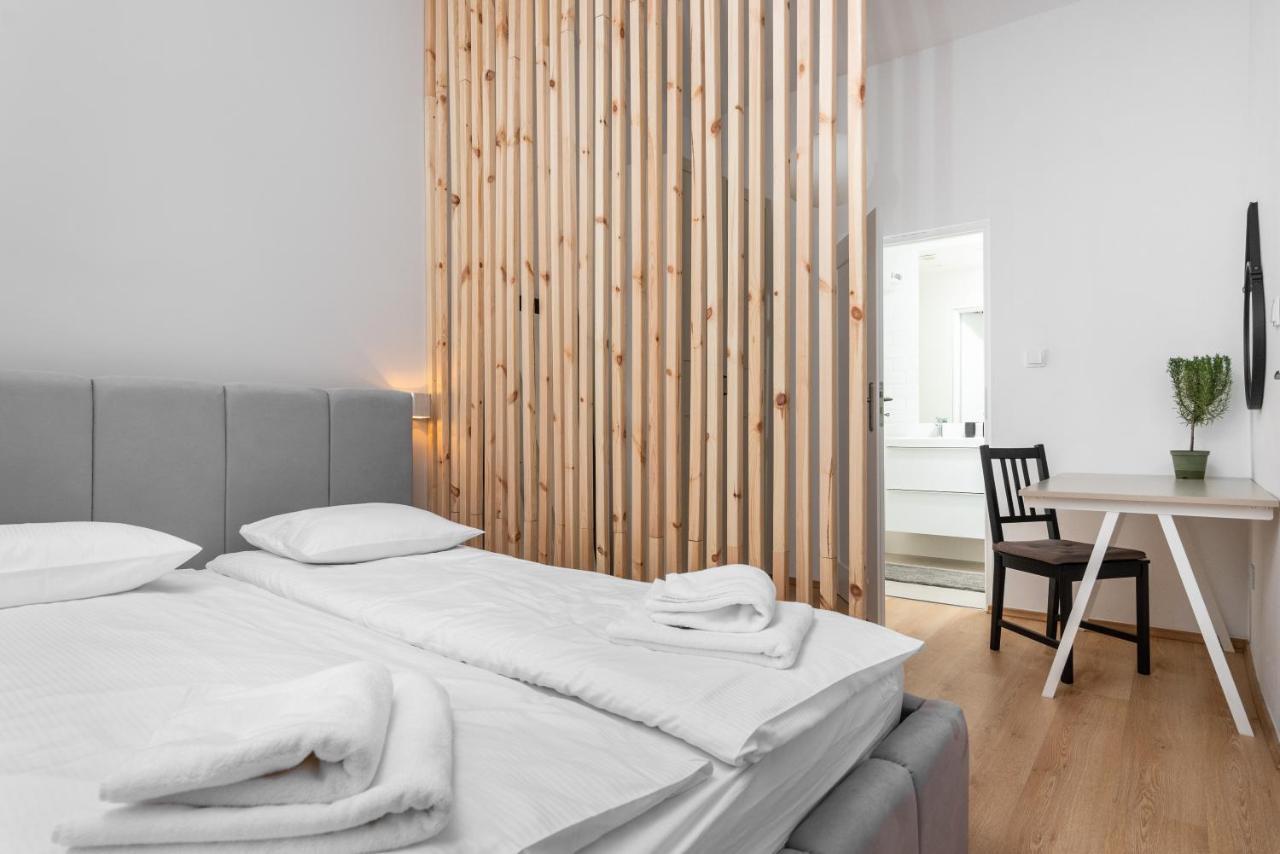 Modern Centrally Located Apartments - By Upstairs Krakau Exterior foto
